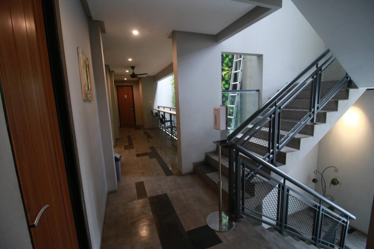 Hostel Bale Resident Jakarta Exterior foto