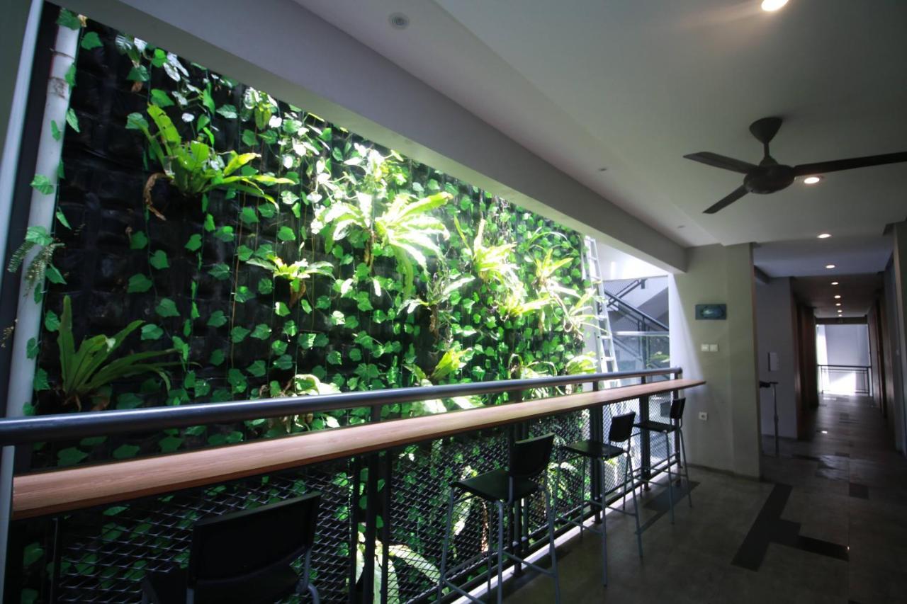 Hostel Bale Resident Jakarta Exterior foto