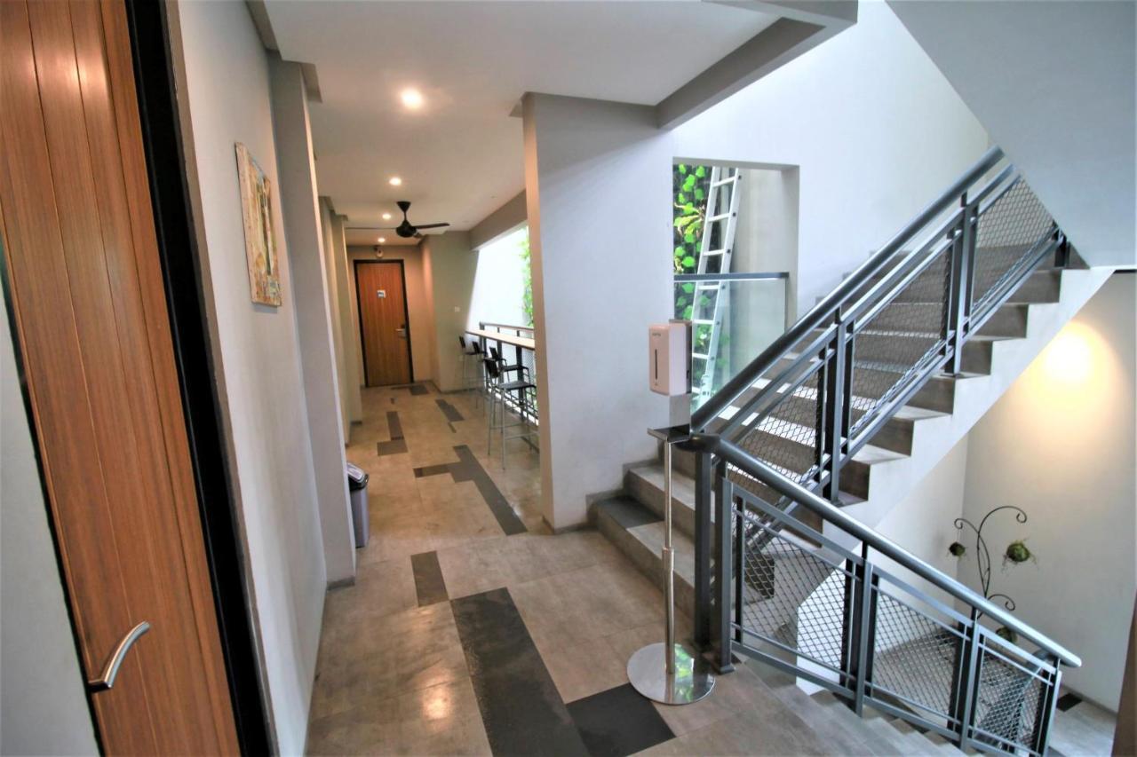 Hostel Bale Resident Jakarta Exterior foto
