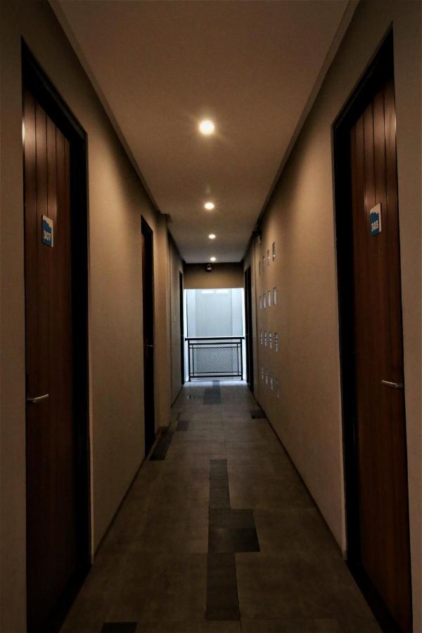 Hostel Bale Resident Jakarta Exterior foto